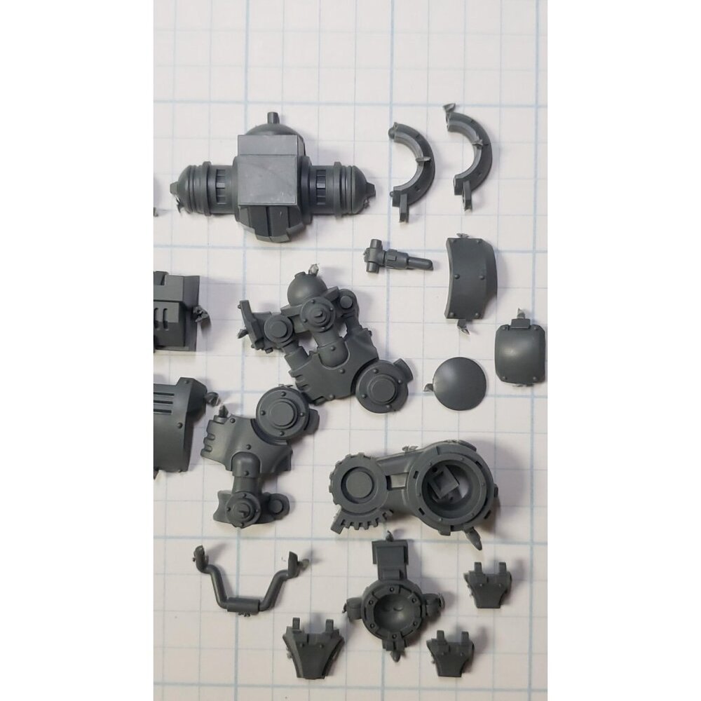 Warhammer 40k Space Marine Bits Primaris Invictor Warsuit Armored Legs Set - Picture 2 of 7